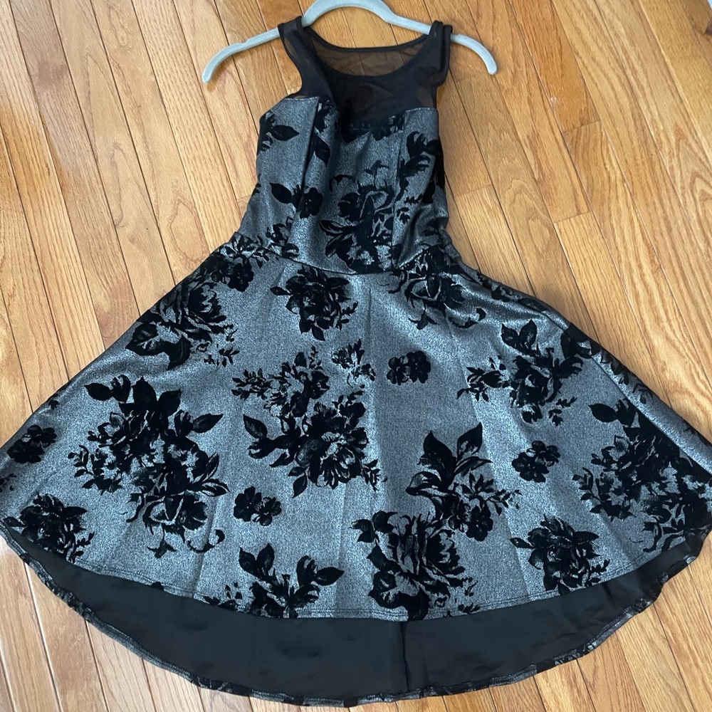 NWT black and sliver flower and velvet rose High low dress